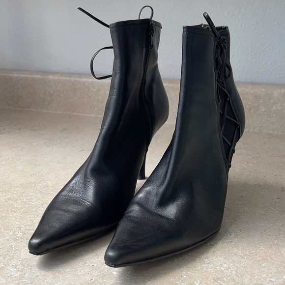 Ann Marino Pointed Lace Booties - Picture 3 of 9